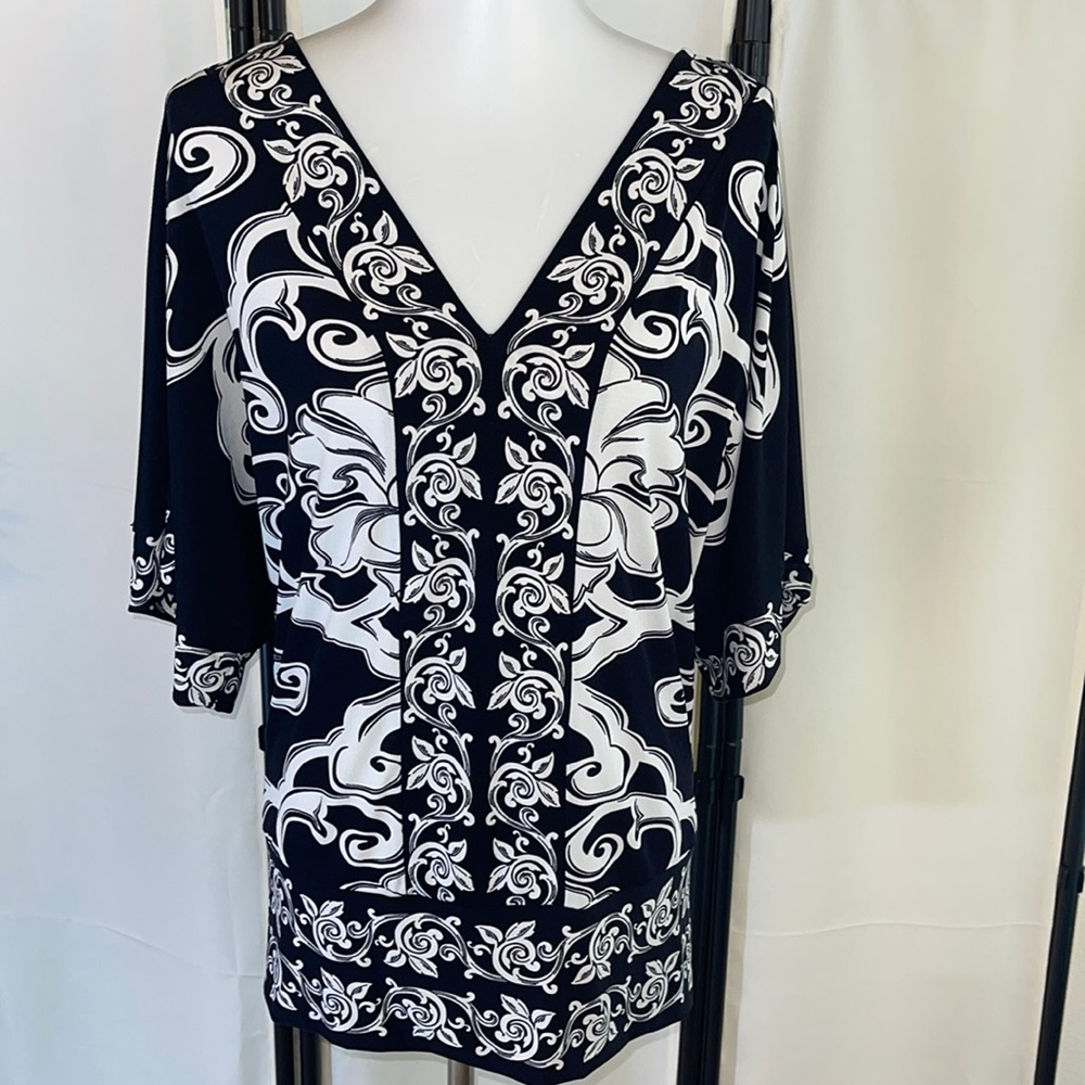 White House Black Market Tunic Style Top Size Medium EUC